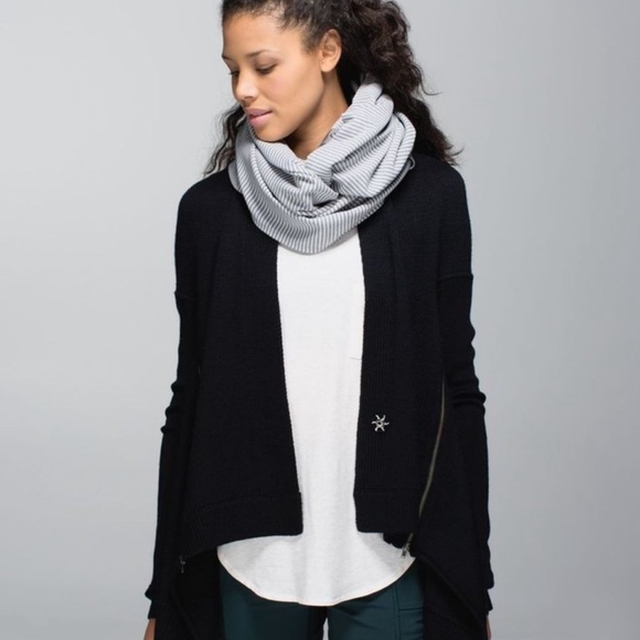 🌟 HOST PICK🌟Lululemon Snap Infinity scarf - Picture 10 of 10